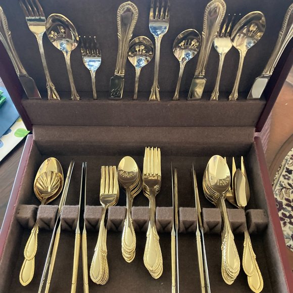 New 24KT Gold Plated Cutlery/Flatware Set in Wooden Chest - Picture 9 of 10